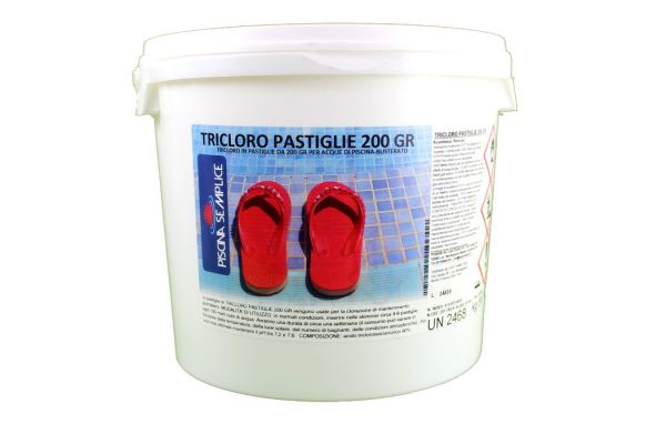 Tricloro per piscina in pastiglie da 200 g secchiello 5 kg Lapi chimici